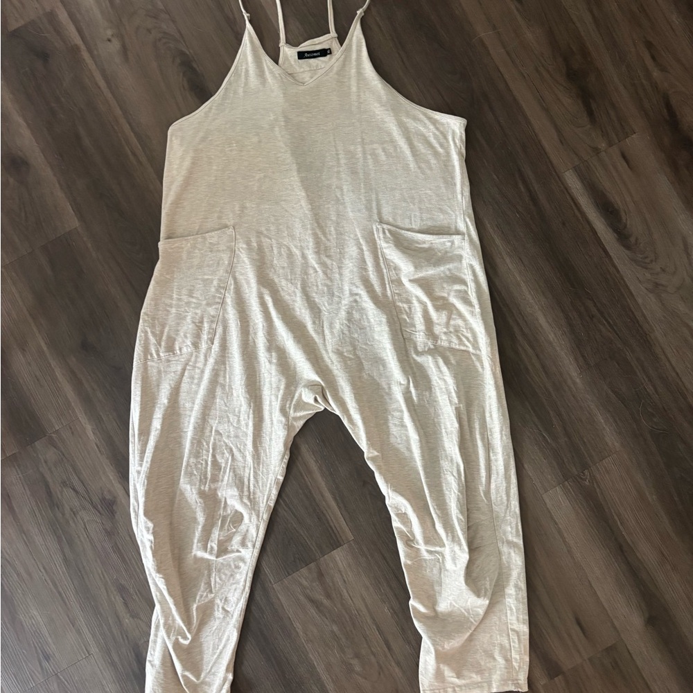 Source Unknown Cream Sleeveless Relaxed Jumpsuit with Front Pockets
